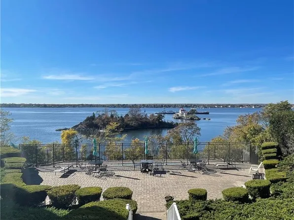 43 Bullocks Point Ave APT 8C, Riverside, RI 02915