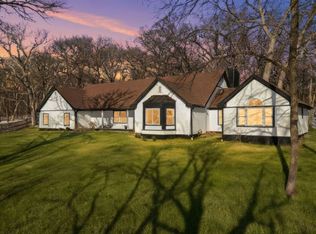 40W412 Winchester Way, St Charles, IL 60175