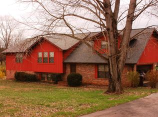 1075 W Hunt Rd, Alcoa, TN 37701