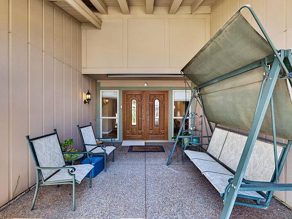 3rd image of 113 Riverview Ct