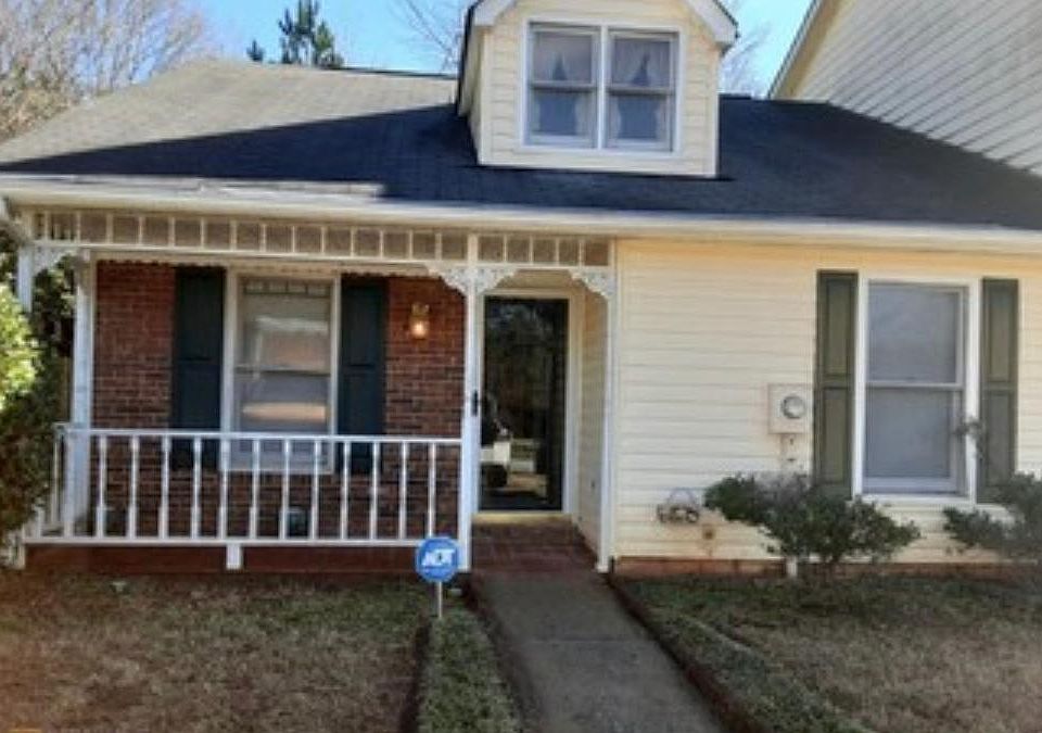 1st image of 8058 Woodlake Dr