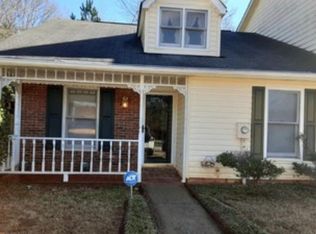 8058 Woodlake Dr, Riverdale, GA 30274