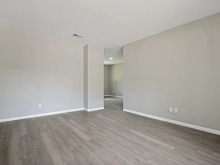 3310 Nashville Ave — Photo 5