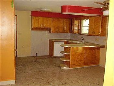 4th image of 3112 Goleta Ave