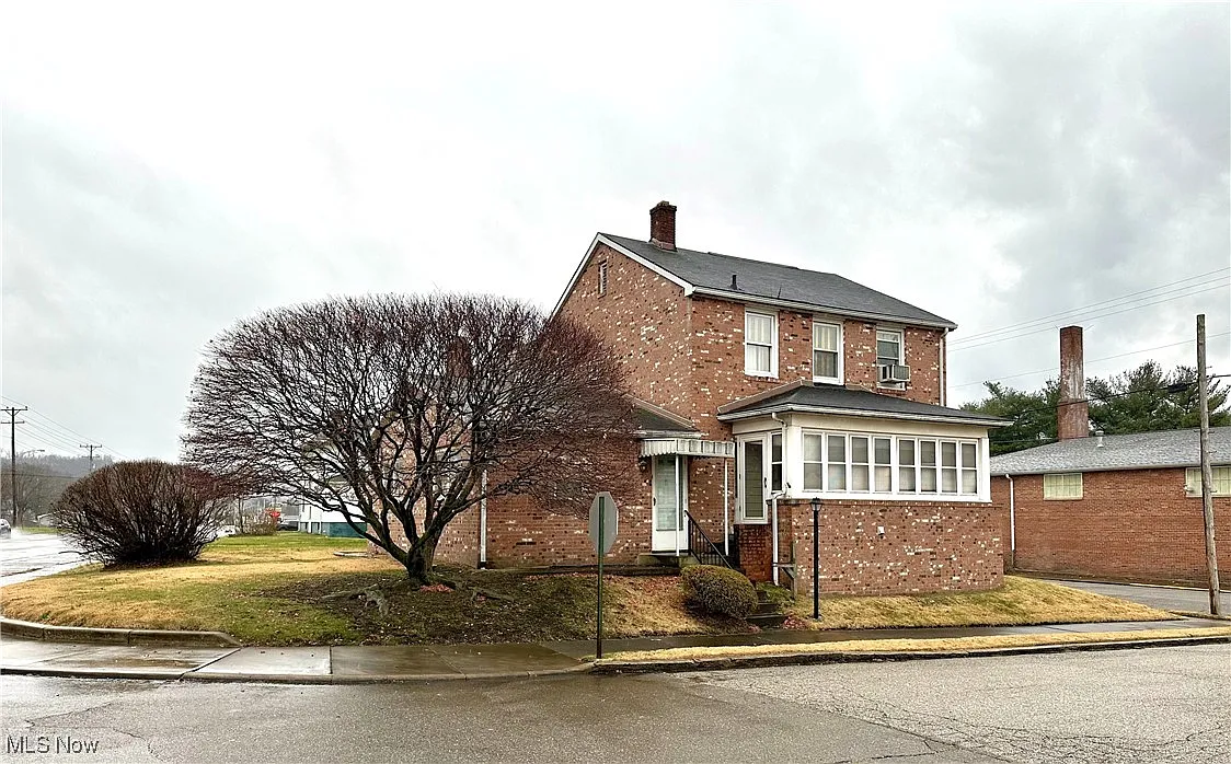2023 Commerce St photo 1