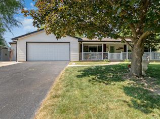 435 Newcastle Rd, Valparaiso, IN 46385