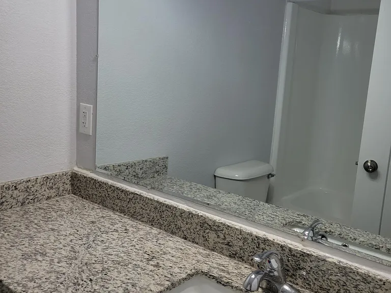 205 Oskaloosa St — Photo 21
