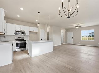 12508 S Parkwood Ln, Lake Lotawana, MO 64086