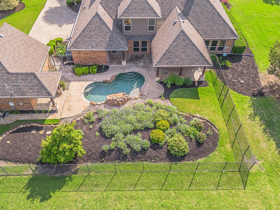 1st image of 275 Savannah Hl