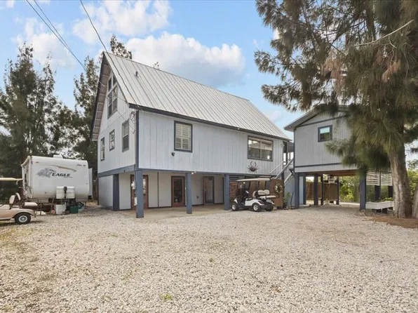 16490 Indiana Ave, Cedar Key, FL 32625