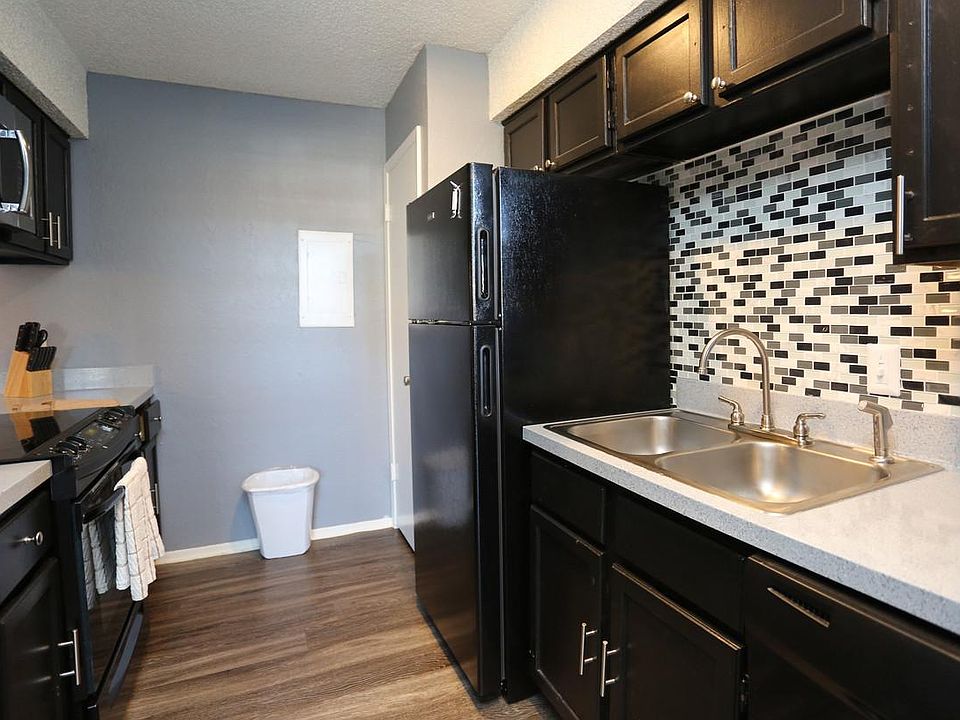 1st image of 2019 Wesley Dr APT E