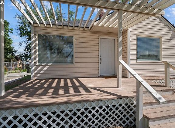 4th image of 561 E Ridgeway Ave