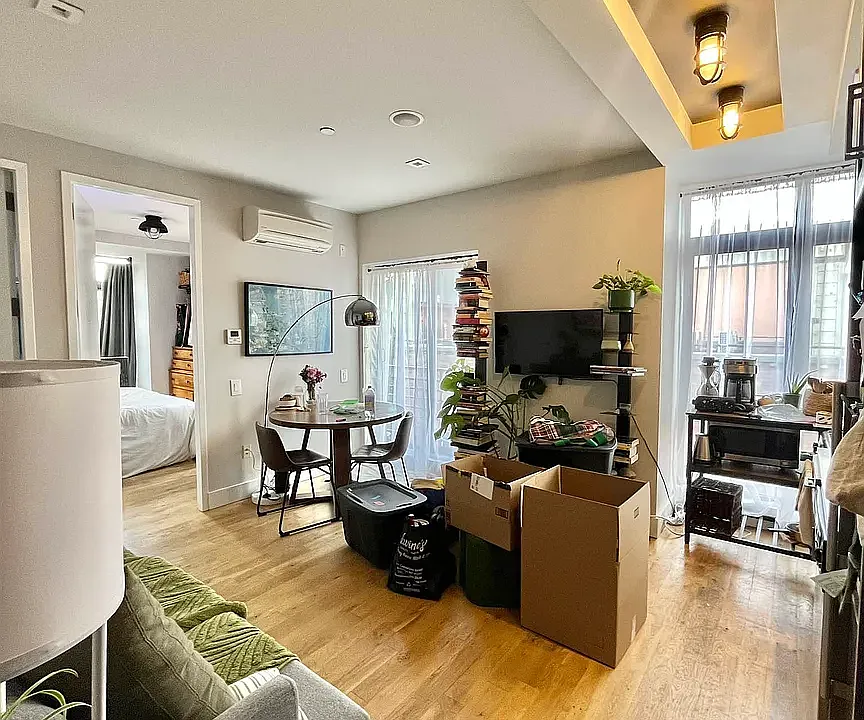 185 Leonard St #3X