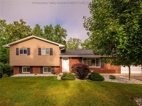 833 Whispering Way, South Charleston, WV 25303