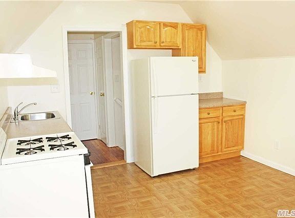 5th image of 10922 223rd St