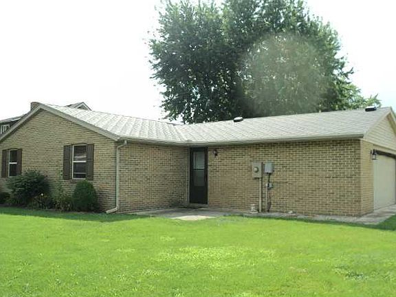 2nd image of 100 Pinewood Ct
