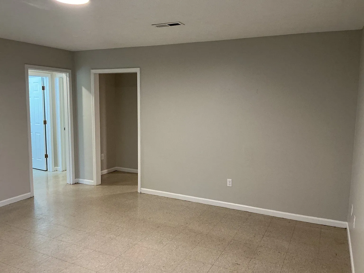 2 bed, 855 sqft, $950 — Photo 4
