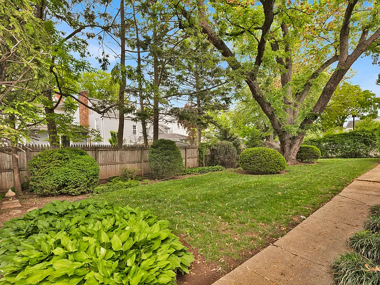 1495 Morris Ave #2 — Photo 8