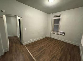 118 Center St #116, Elgin, IL 60120