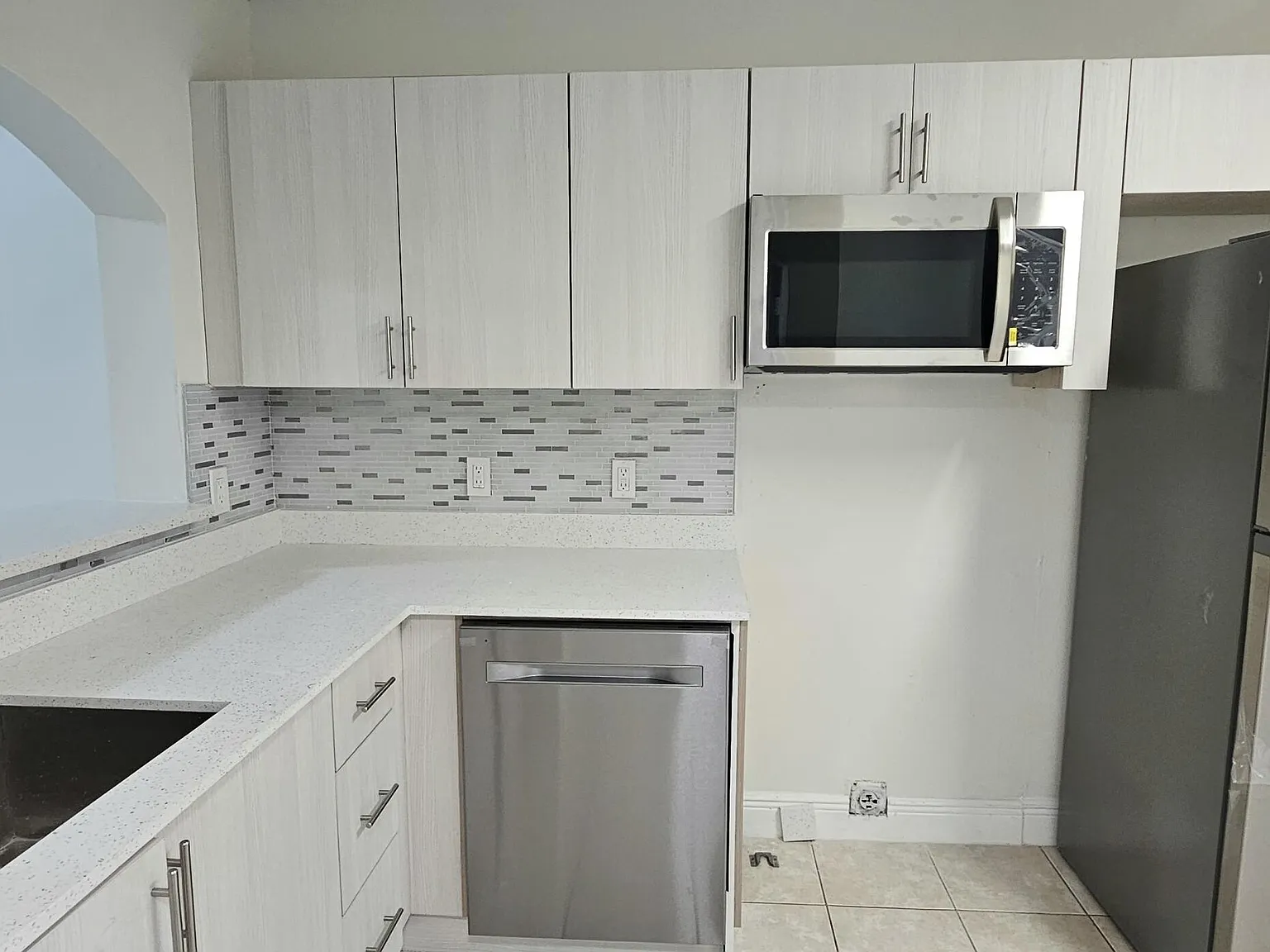 2 bed, 2.0 bath, 883 sqft, $1,950 — Photo 3
