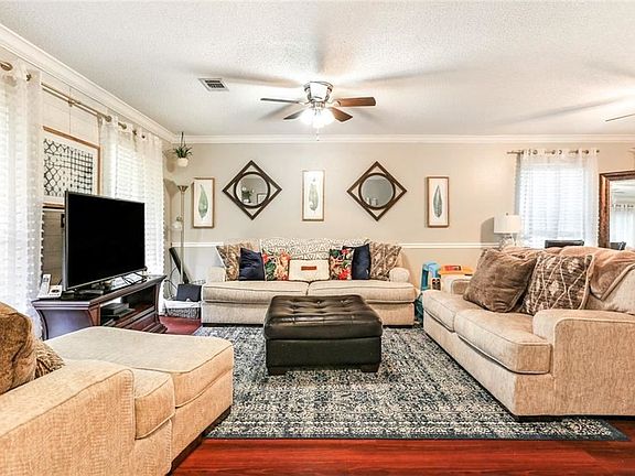 4th image of 3824 Shannon Dr