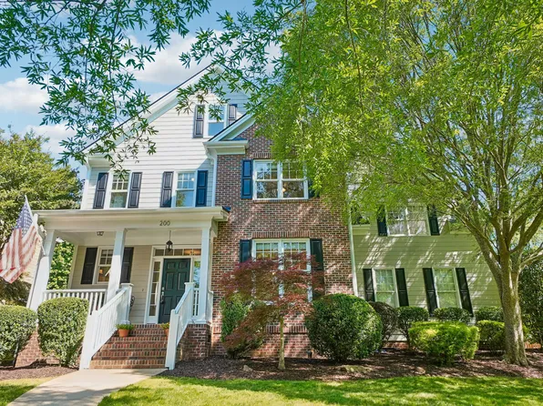 200 Avent Meadows Ln, Holly Springs, NC 27540