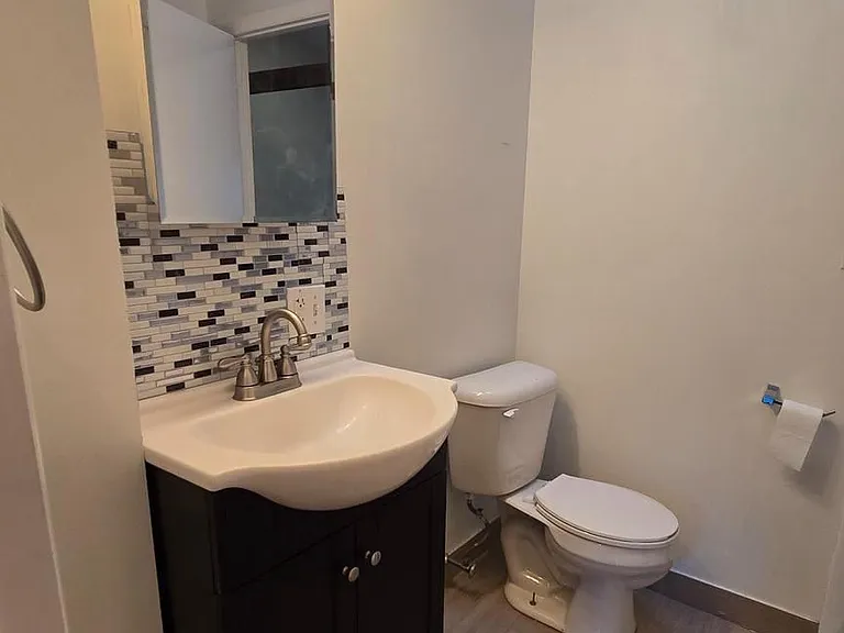 4303 Main St #3 — Photo 9