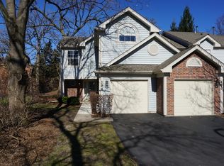 704 Shady Oaks Ct, Elgin, IL 60120