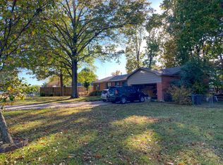 910 S Maple Ave, Tahlequah, OK 74464