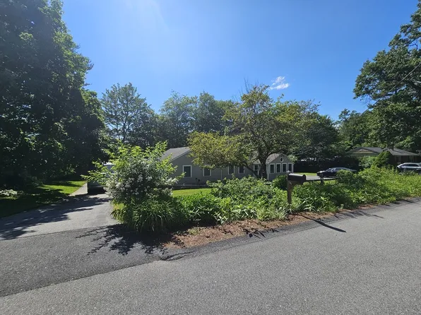 9 Pinecrest Rd, Littleton, MA 01460