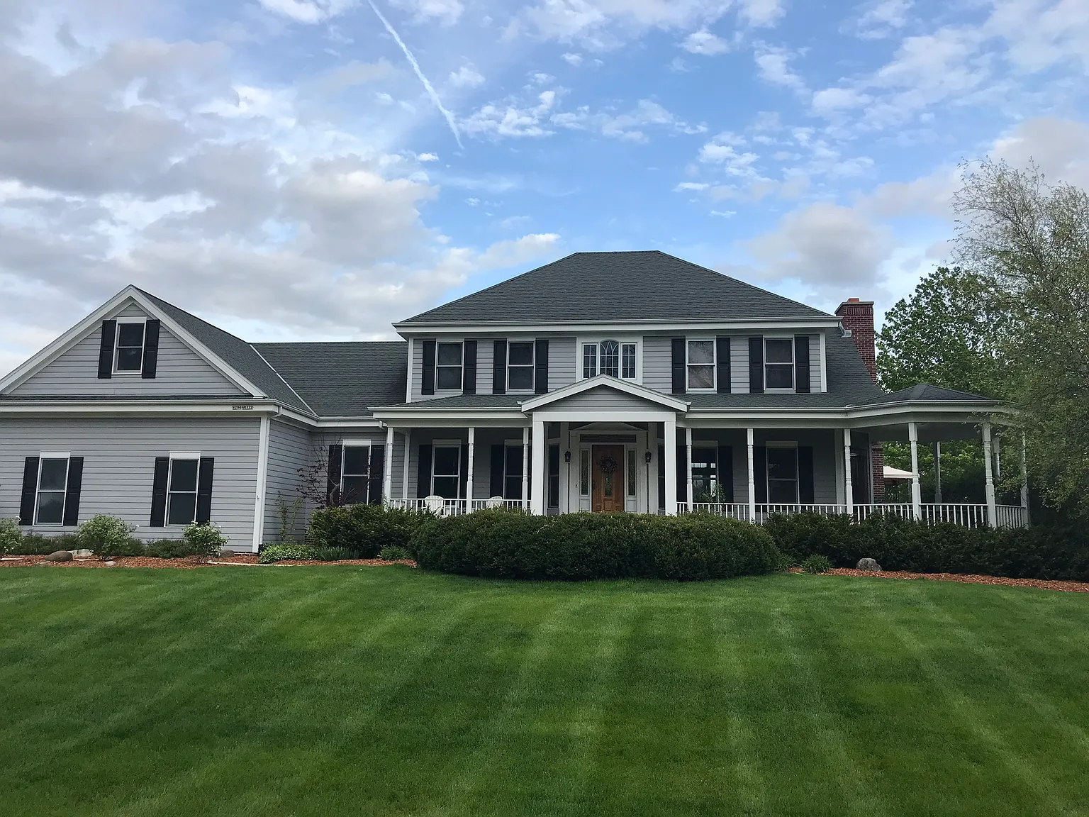 W294N6122 River Grove Ln photo 1