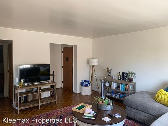 2nd image of 2865 Erie Ave #7