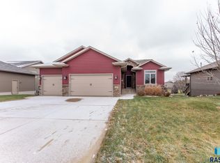 2601 N Ivy Rd, Tea, SD 57064