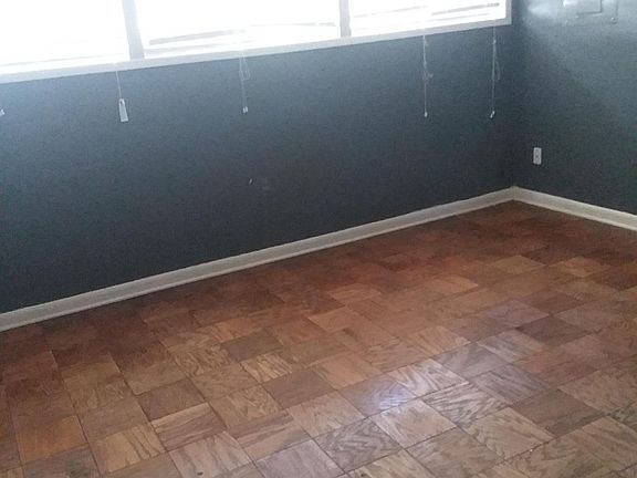 5th image of 2605 Forsythe Ave