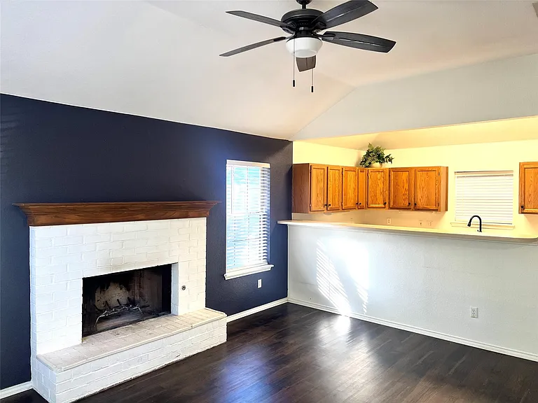 1747 Windy Park Cir — Photo 3
