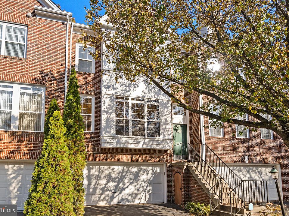 1st image of 4739 Thornbury Dr