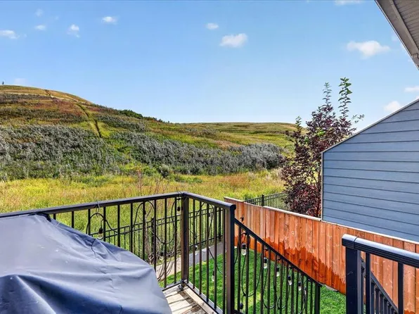 246 S Cranbrook Sq SE, Calgary, AB T3M 3E3