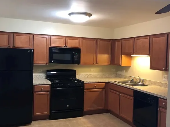 9135 N Lincoln Dr #1F, Des Plaines, IL 60016