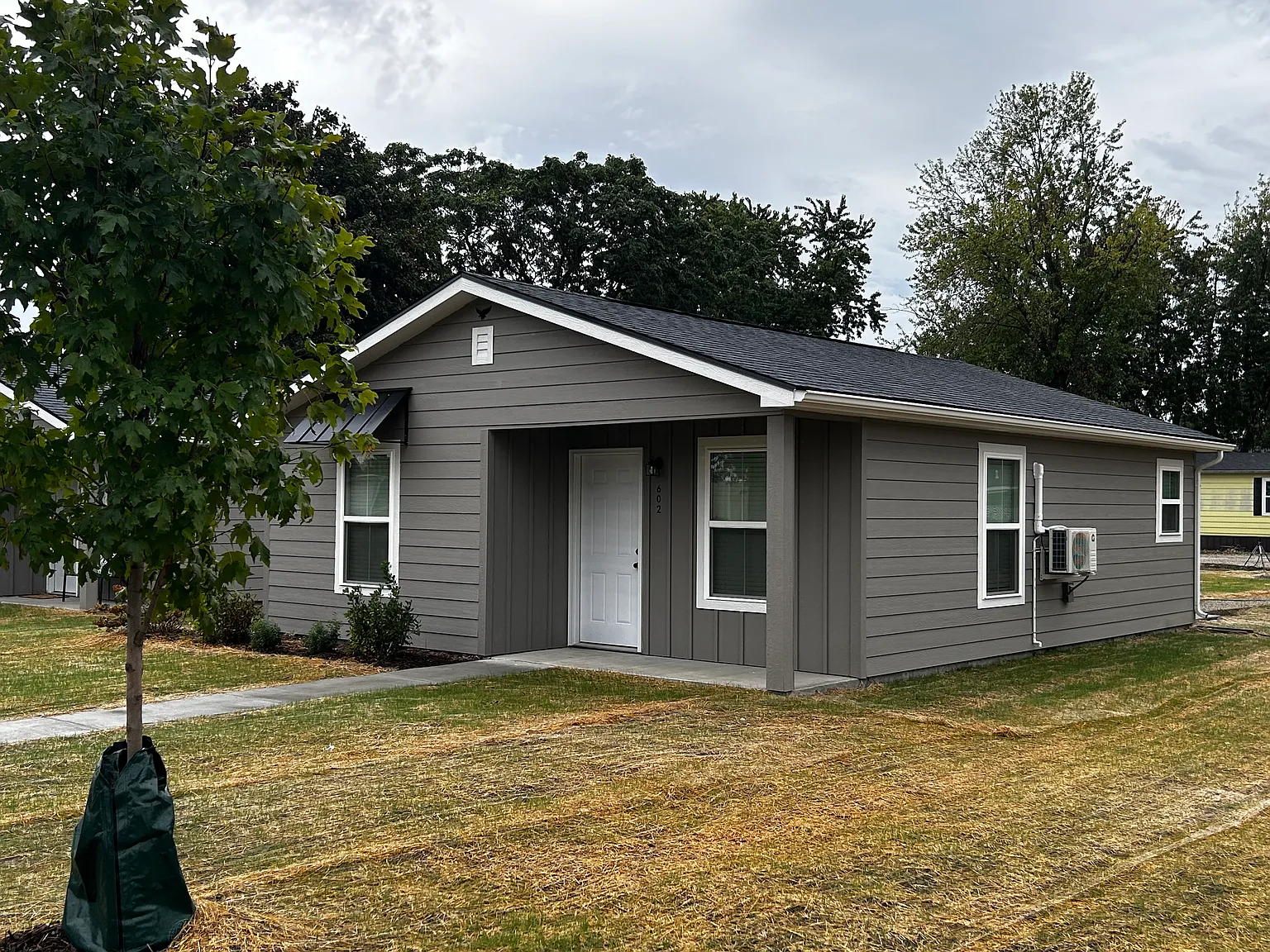 602 East Broad — Photo 1
