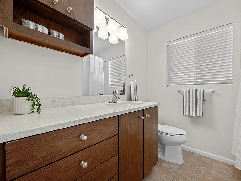 8600 Hathaway Dr — Photo 12