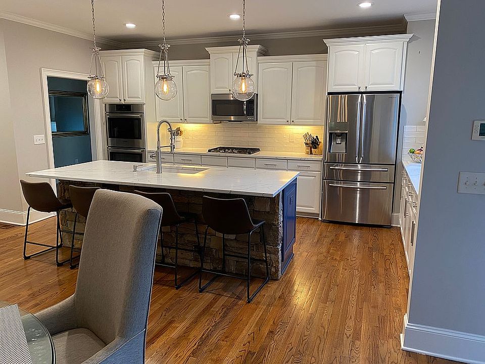 2nd image of 105 Taylor Valley Ct