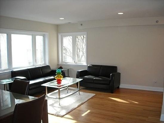 Living room - Large living room, also connected to dining ro