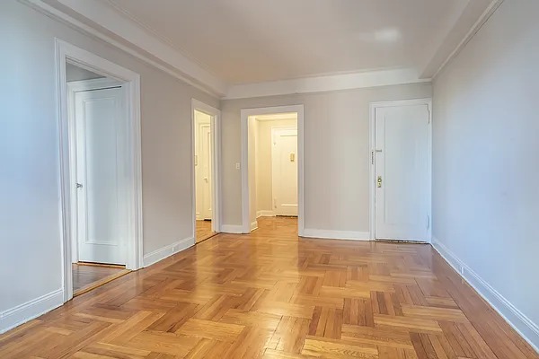 Rented by Metropolitan Equities | media 10