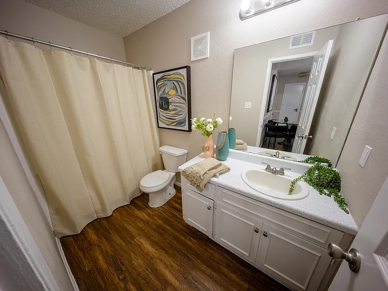 Stonegate Apartments — Photo 16