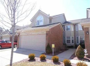 18774 Hilltop Cir, Riverview, MI 48193