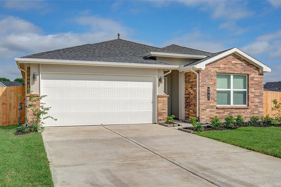 1st image of 4967 Pine Haven Ln