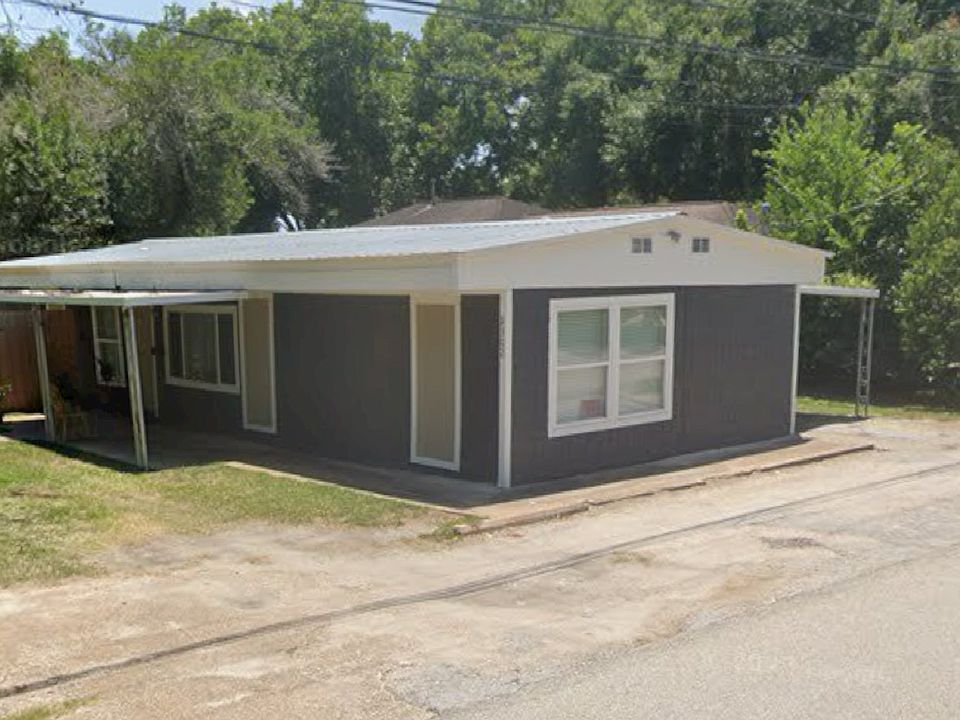 1st image of 2302 N San Antonio Ave