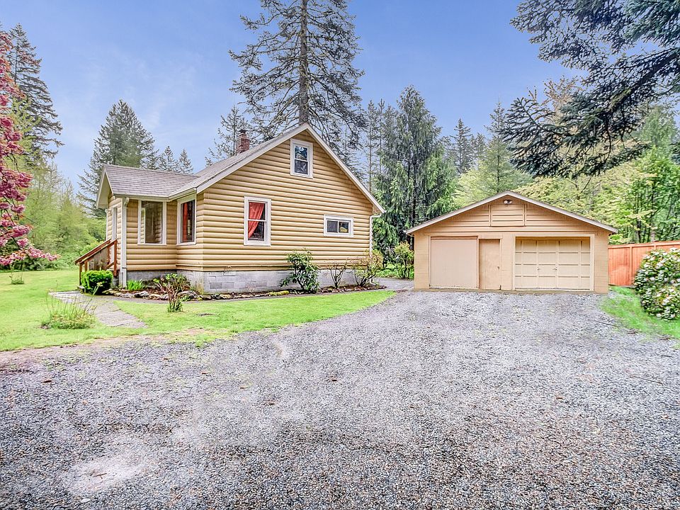 1st image of 1605 SE Cedar Falls Way