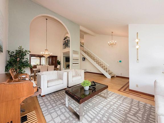 5th image of 19 Condon Ct
