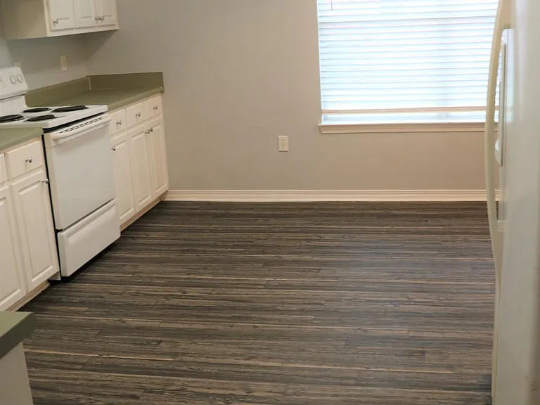 2110 Presidio St — Photo 13